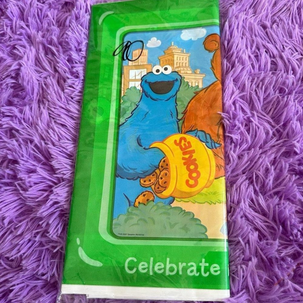2007‎ SESAME STREET TABLE COVER